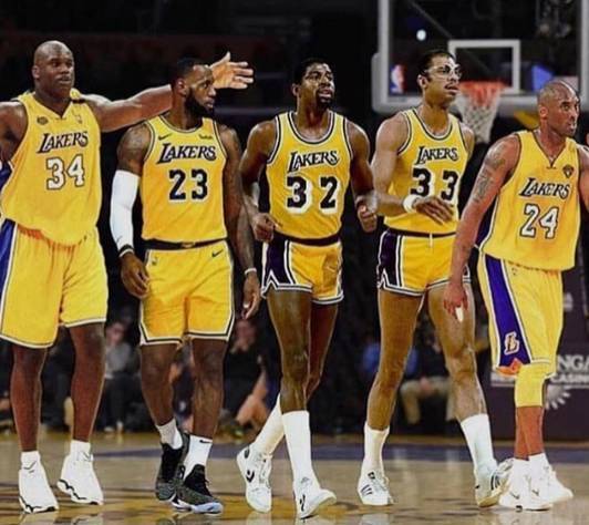 始愣住了 始愣住了